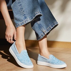 VIVAIA Classic Slip-On Unisex Sneakers (V-Tune) Size 35